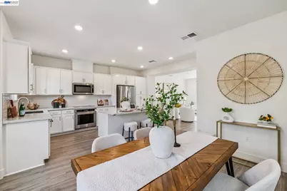 28957 Ashwell Ave, Hayward, CA 94544 - Photo 21