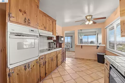 8445 Aster Ave, Oakland, CA 94605 - Photo 11