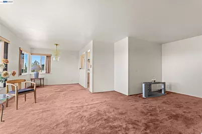 8445 Aster Ave, Oakland, CA 94605 - Photo 5