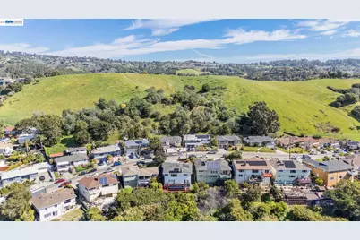 8445 Aster Ave, Oakland, CA 94605 - Photo 31