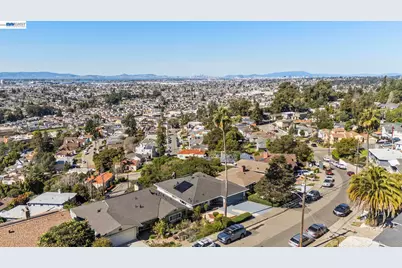 8445 Aster Ave, Oakland, CA 94605 - Photo 3