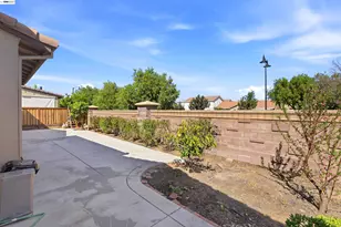 215 Cara Ct, Mountain House, CA 95391 - Photo 37