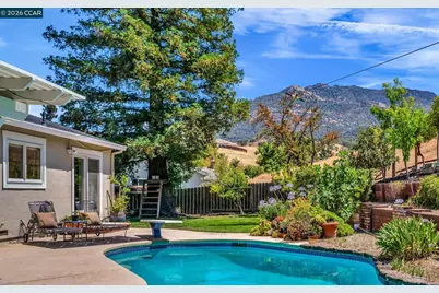 33 El Molino Dr, Clayton, CA 94517 - Photo 3