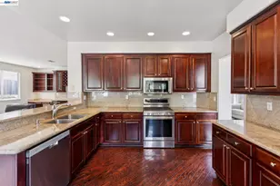 25318 Buckeye Dr, Castro Valley, CA 94552 - Photo 11