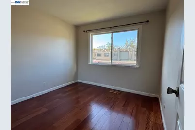 3211 Phoenix Ln, Alameda, CA 94502 - Photo 11