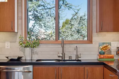 1260 63rd St, Emeryville, CA 94608 - Photo 17