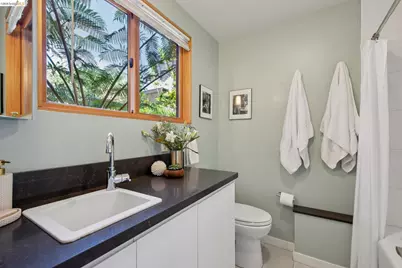 1260 63rd St, Emeryville, CA 94608 - Photo 43