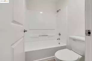 6400 Christie Ave, Emeryville, CA 94608 - Photo 21