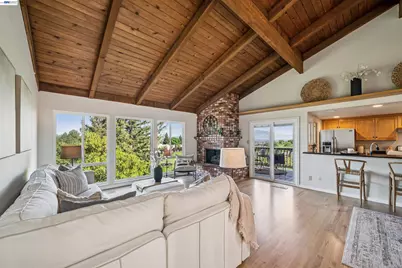 471 Ridgeview Dr, Pleasant Hill, CA 94523 - Photo 5