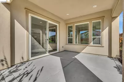 2002 Tempranillo Ln, Brentwood, CA 94513 - Photo 31