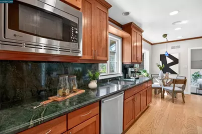 27 Glorietta Ct, Orinda, CA 94563 - Photo 9