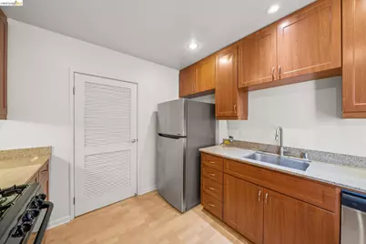 5855 Horton Street #613, Emeryville, CA 94608 - Photo 25