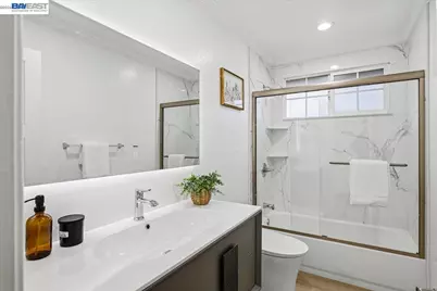 17790 Via Arriba, San Lorenzo, CA 94580 - Photo 23