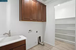 9229 Thimbleberry Dr, Sacramento, CA 95829 - Photo 23