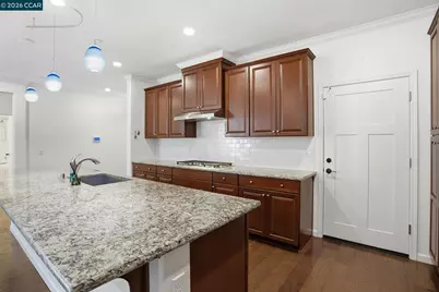 9229 Thimbleberry Drive, Sacramento, CA 95829 - Photo 7