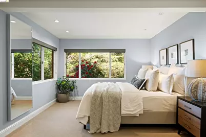 6611 Ascot Dr, Oakland, CA 94611 - Photo 29