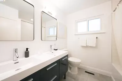 6611 Ascot Dr, Oakland, CA 94611 - Photo 25