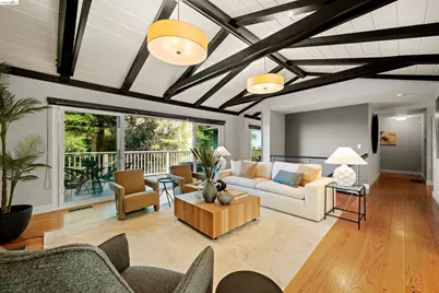 6611 Ascot Dr, Oakland, CA 94611 - Photo 3