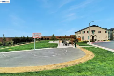 30 Cypress Ct, Pittsburg, CA 94565 - Photo 25