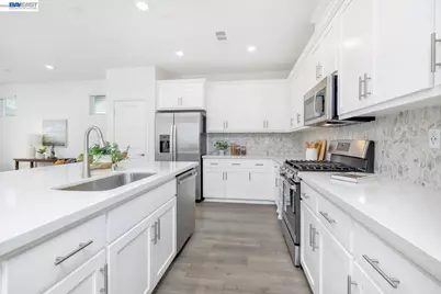 30 Cypress Ct, Pittsburg, CA 94565 - Photo 3