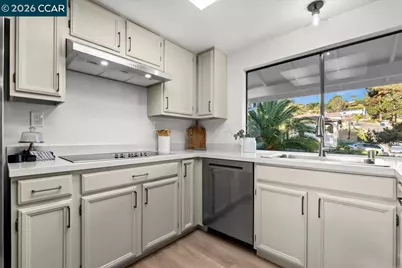 5129 Heavenly Ridge Ln, Richmond, CA 94803 - Photo 17