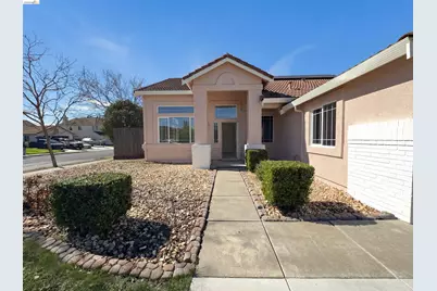 300 Perkins Ct, Suisun City, CA 94585 - Photo 9