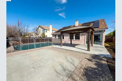 300 Perkins Ct, Suisun City, CA 94585 - Photo 33