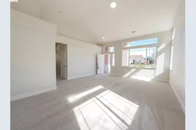 300 Perkins Ct, Suisun City, CA 94585 - Photo 13