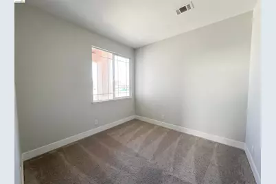 300 Perkins Ct, Suisun City, CA 94585 - Photo 31