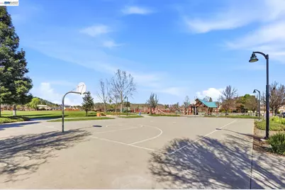 9740 Linnet Ct, Gilroy, CA 95020 - Photo 33