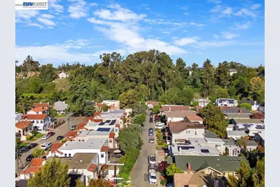 2550 Pleasant St, Oakland, CA 94602 - Photo 19