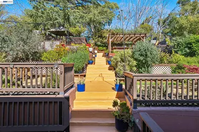 825 Lafayette St, Martinez, CA 94553 - Photo 39