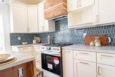 3708 Lyon Ave, Oakland, CA 94601 - Photo 11