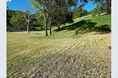 8278 Sassafras Court, Pleasanton, CA 94566 - Photo 13