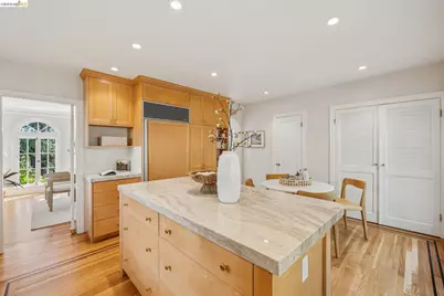 900 Rosemount Rd, Oakland, CA 94610 - Photo 31