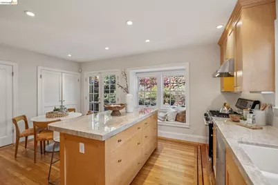 900 Rosemount Rd, Oakland, CA 94610 - Photo 29