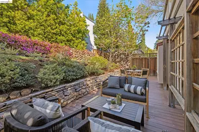 900 Rosemount Rd, Oakland, CA 94610 - Photo 59