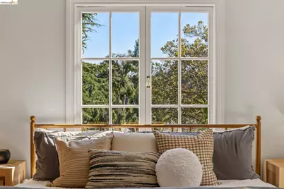 900 Rosemount Rd, Oakland, CA 94610 - Photo 45