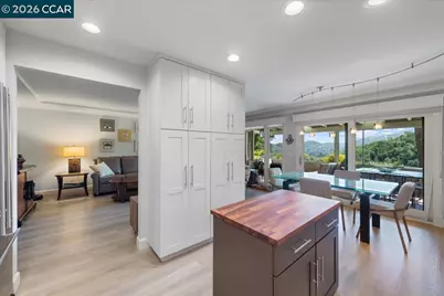 2100 Skycrest Dr #12, Walnut Creek, CA 94595 - Photo 19