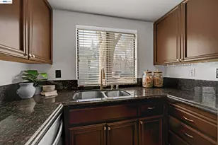 210 Sunspring Ct, Pleasant Hill, CA 94523 - Photo 17