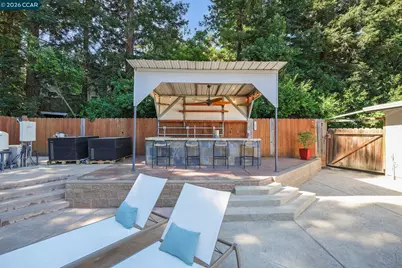 464 Palm Avenue, Martinez, CA 94553 - Photo 21