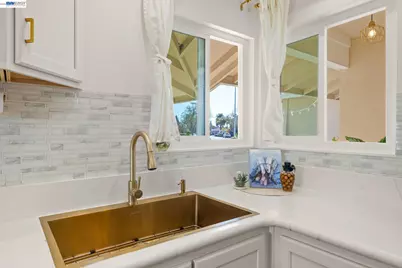 35290 Farnham Dr, Newark, CA 94560 - Photo 21