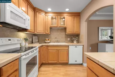 1160 Rockledge Lane #2, Walnut Creek, CA 94595 - Photo 11