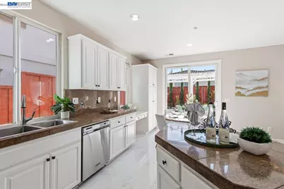 5219 Forestdale Cir, Dublin, CA 94568 - Photo 19