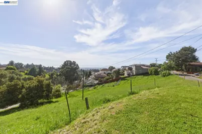 27188 Hayward Blvd, Hayward, CA 94542 - Photo 7