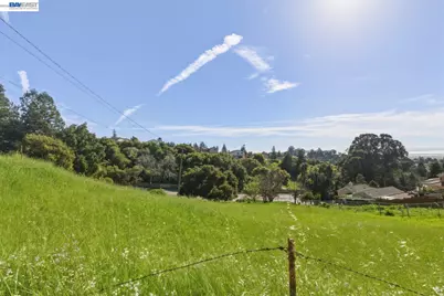 27188 Hayward Blvd, Hayward, CA 94542 - Photo 5