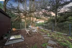 8210 Skyline Blvd, Oakland, CA 94611 - Photo 53