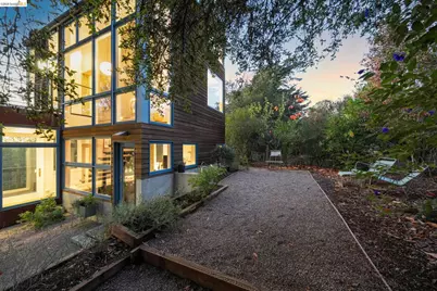 8210 Skyline Blvd, Oakland, CA 94611 - Photo 55