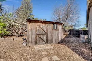 2045 McMillan Ct, Martinez, CA 94553 - Photo 35