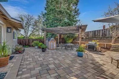 2045 McMillan Ct, Martinez, CA 94553 - Photo 29
